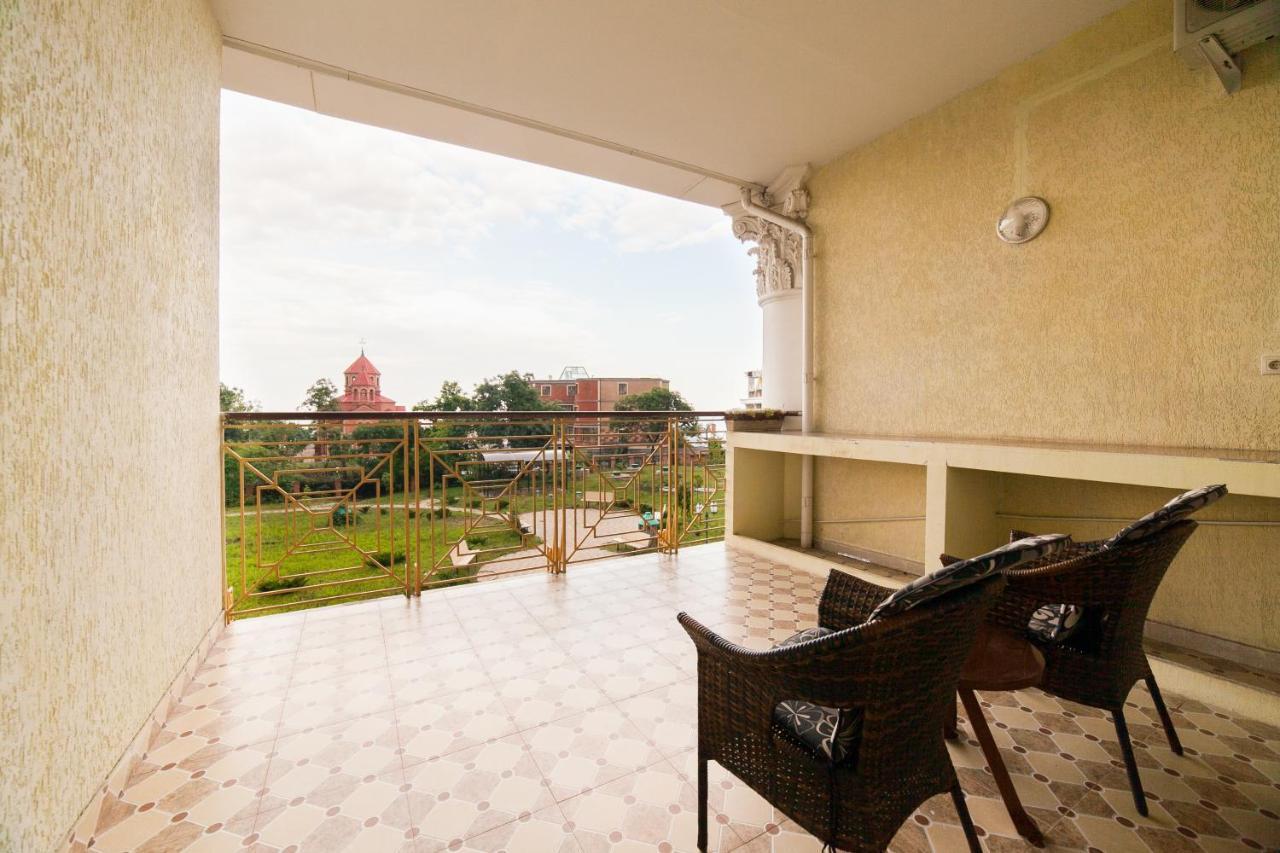 Arcadijskiy Palace オデッサ エクステリア 写真